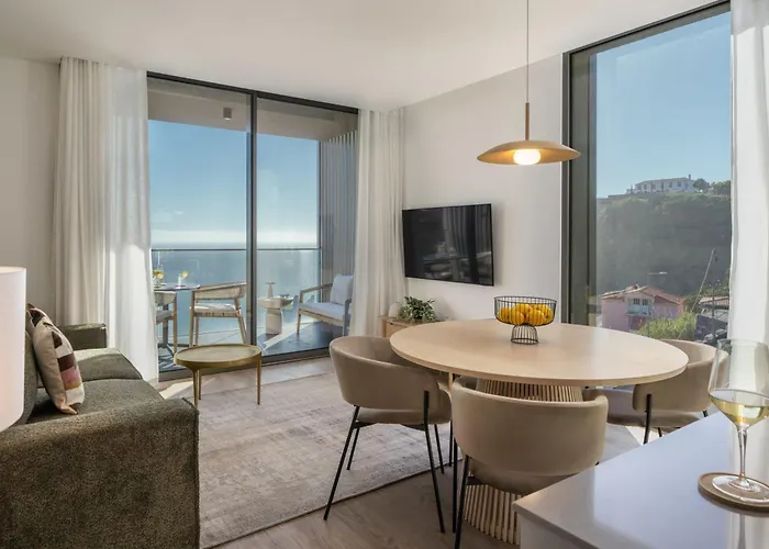 Hills Iv With Sea View شقة *