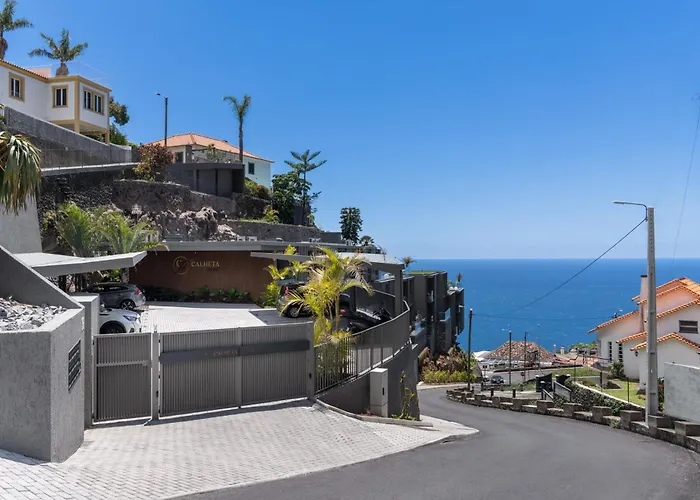 Hills Iv With Sea View Apartmán *